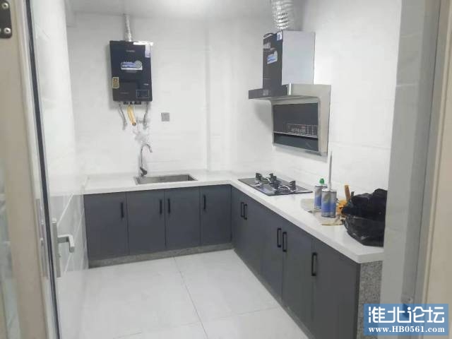 092217hkw5n5eblebatpee.jpg