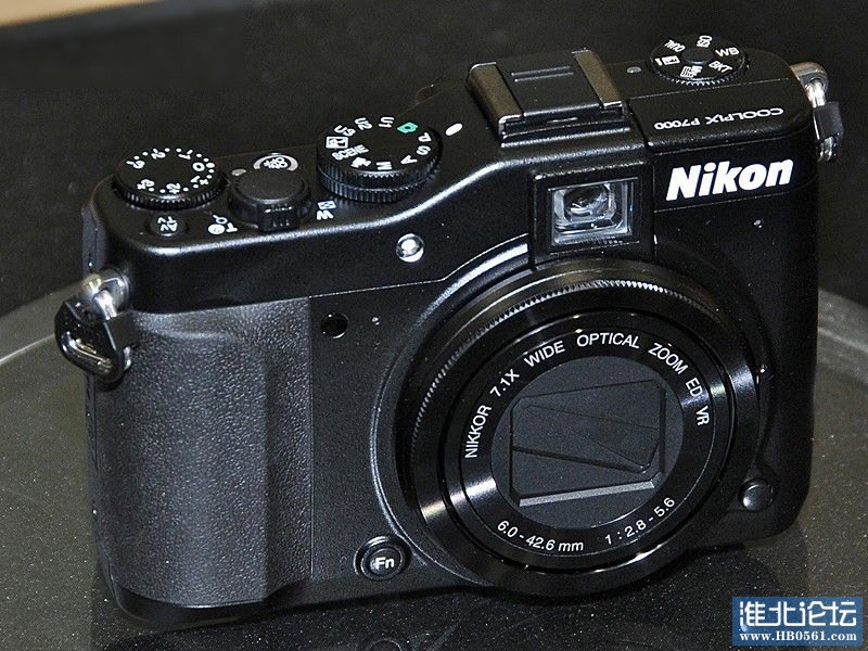 尼康P7000相机.jpg