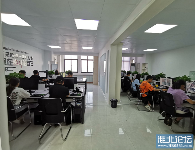 本层可容纳近30个工位