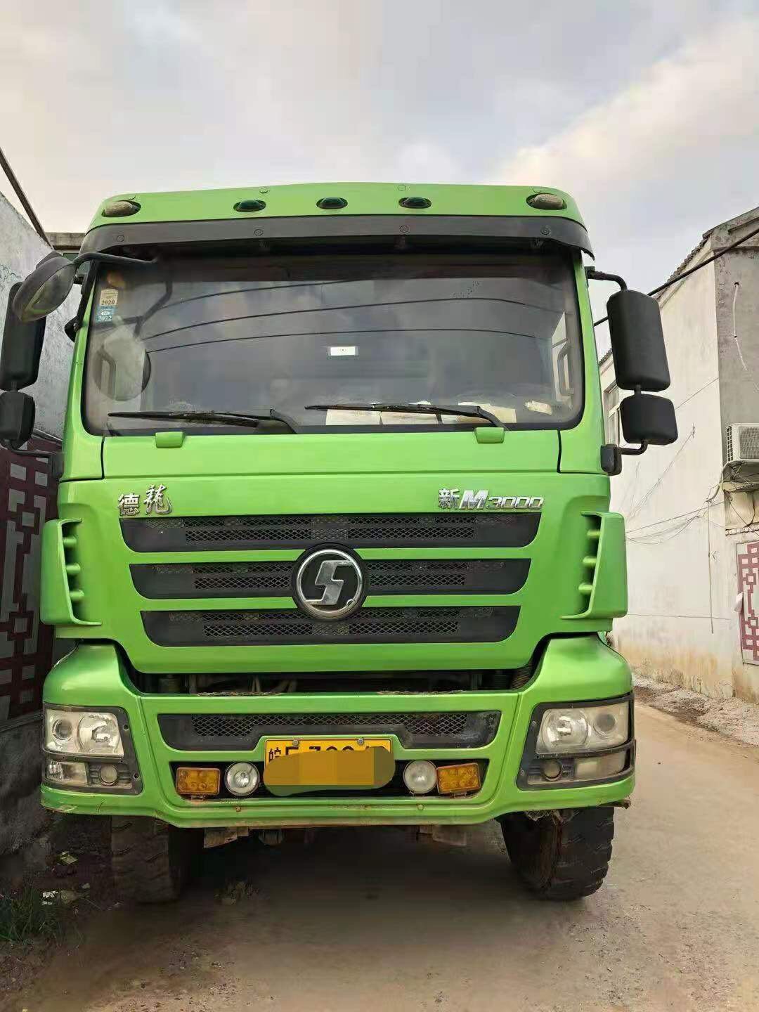 八轮车