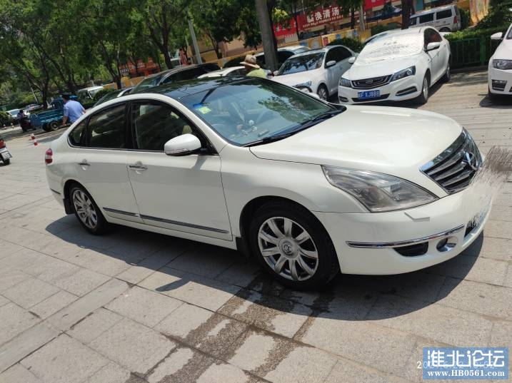 220648guuccissbaz9b9tr.jpg