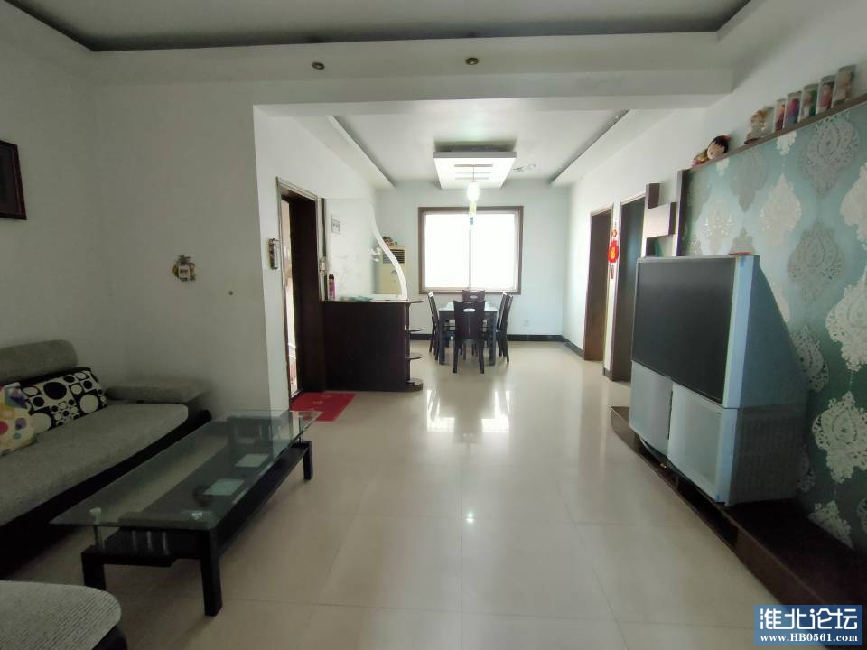 084803ku2jmb992uj9j899.jpg