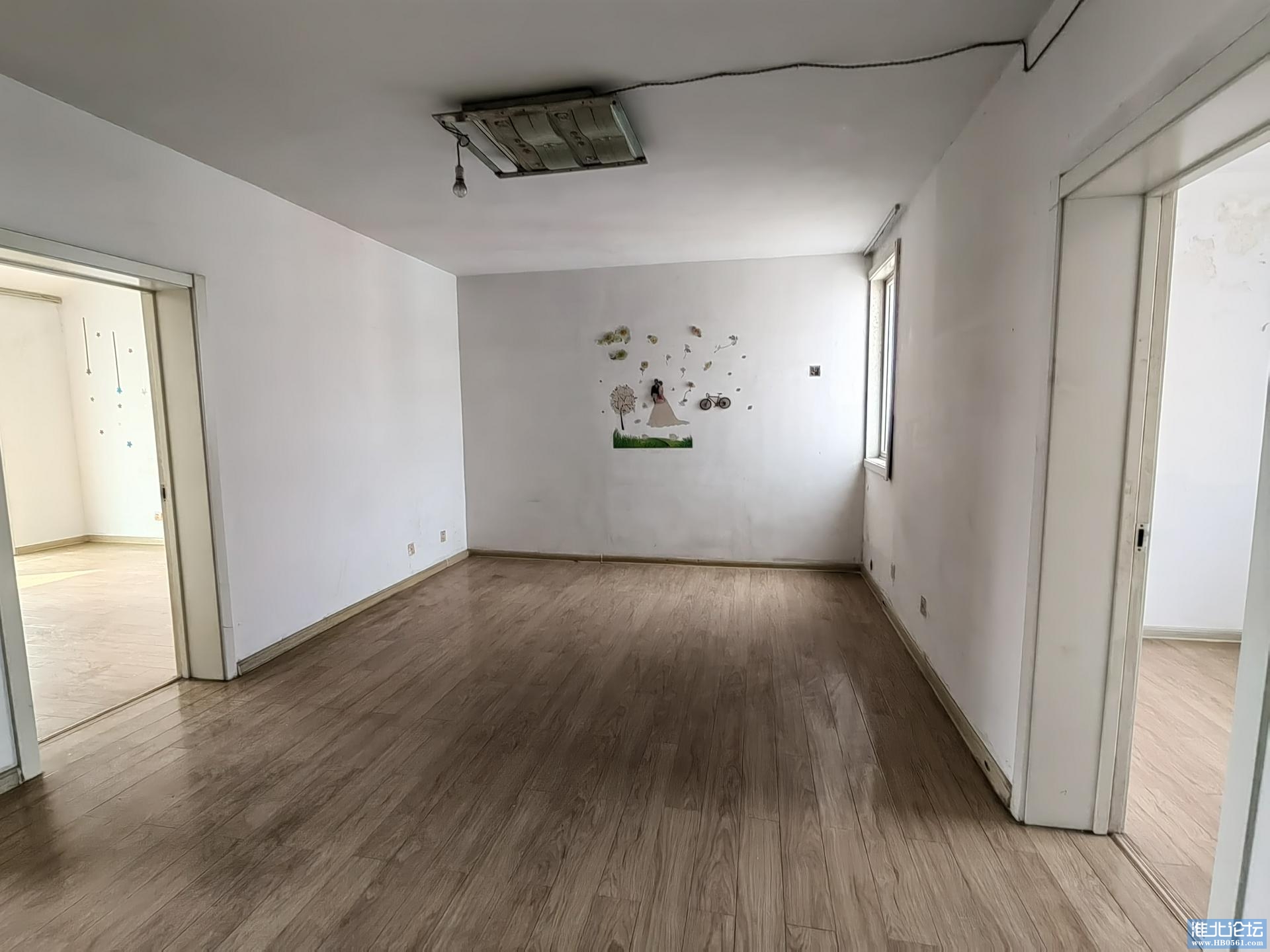 7fe3b2ff-bbd5-4667-b0eb-7df3ba765501.jpg