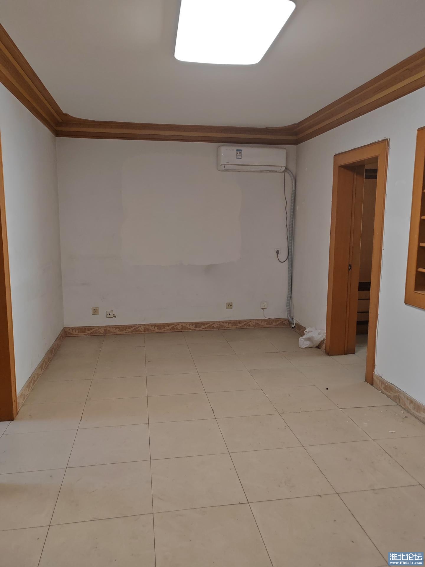 ad04a2da-15a6-4846-92ca-f12003622e22.jpg
